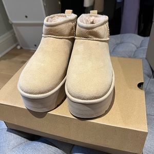 NEW ULTRA MINI PLATFORM UGG, COLOR driftwood.